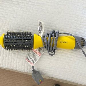 DRYBAR SINGLE SHOT ROUND BLOW-DRYER BRUSH!